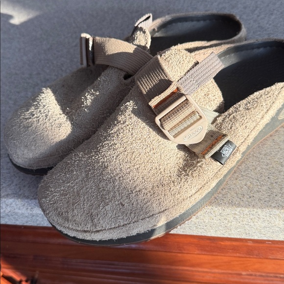 Chaco clogs. - Picture 2 of 5